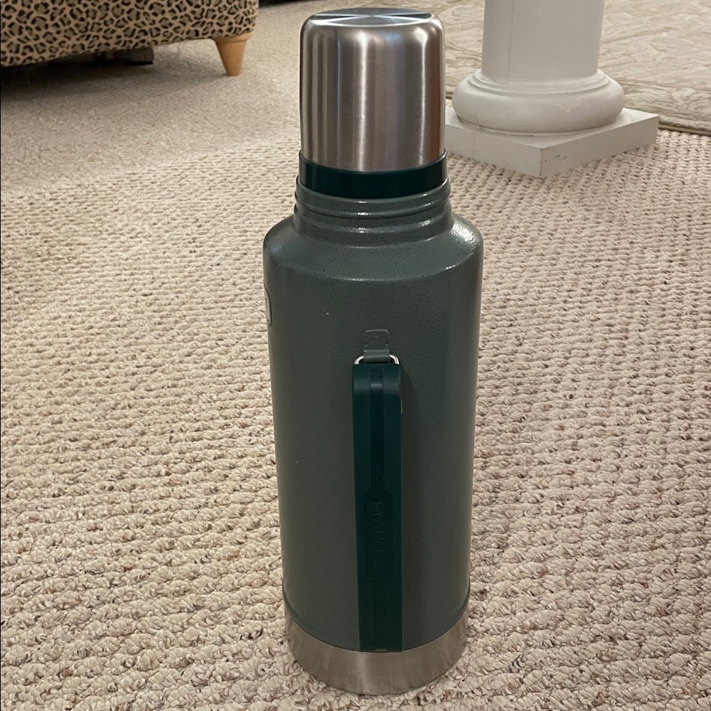 Stanley Half Gallon Thermos Green 64 ounces - Picture 3 of 12